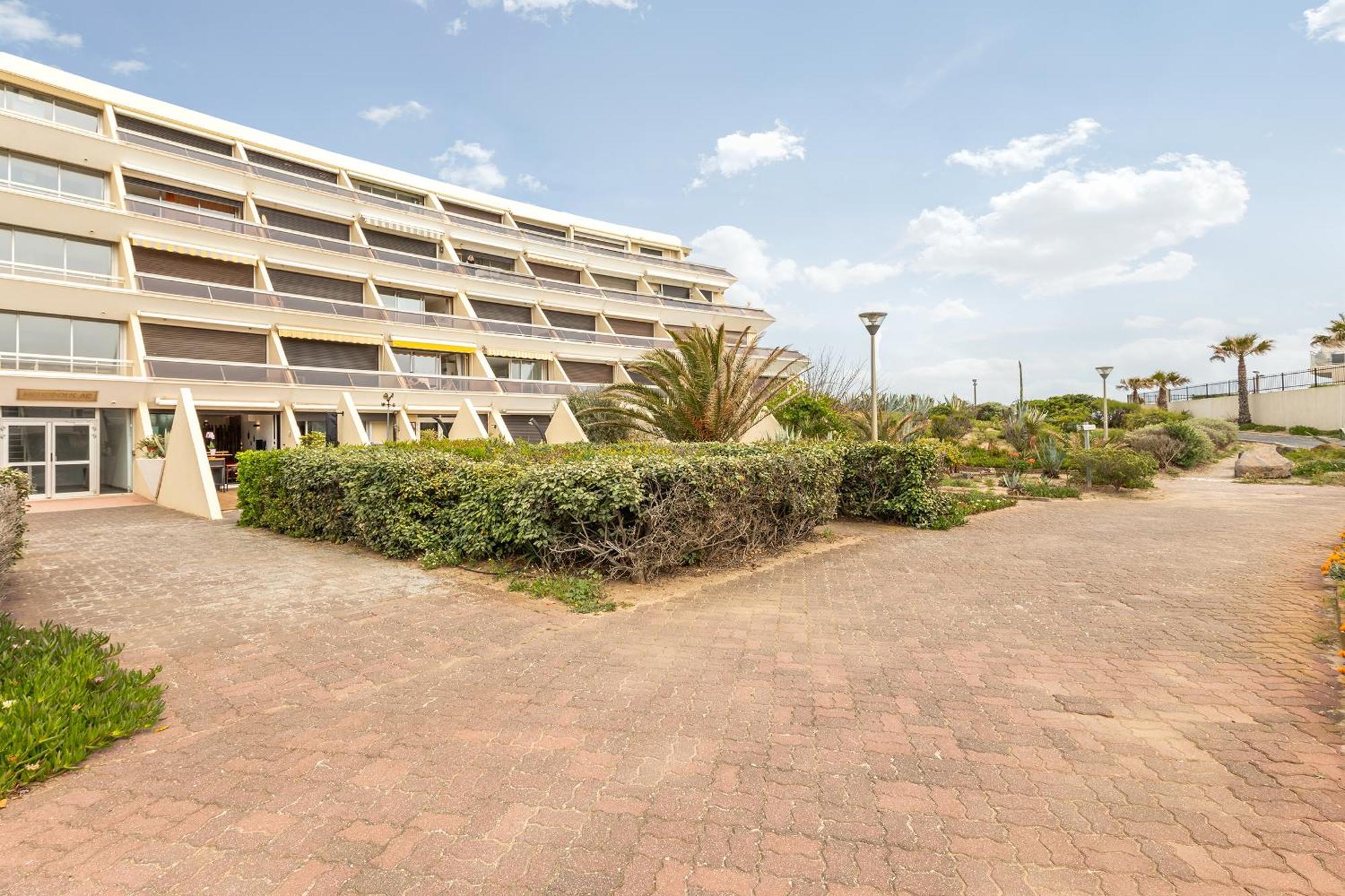 Bambou Heliopolis Apartment Agde Bagian luar foto